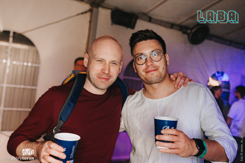 Gorąca sobotnia impreza w Labie