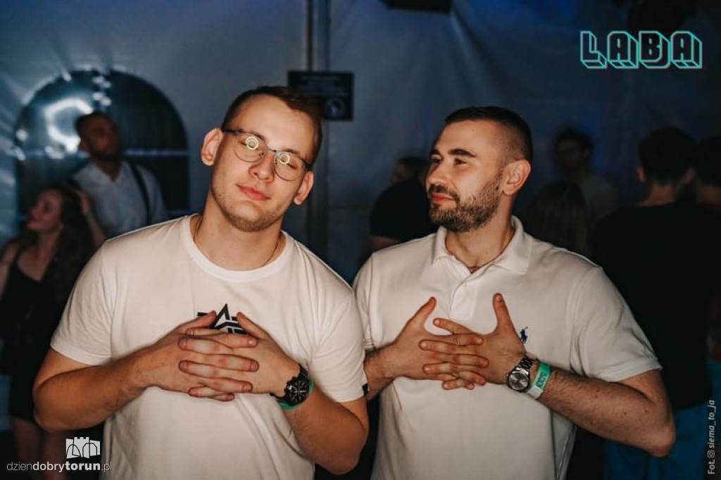 Kolejna gorąca noc w klubie Laba