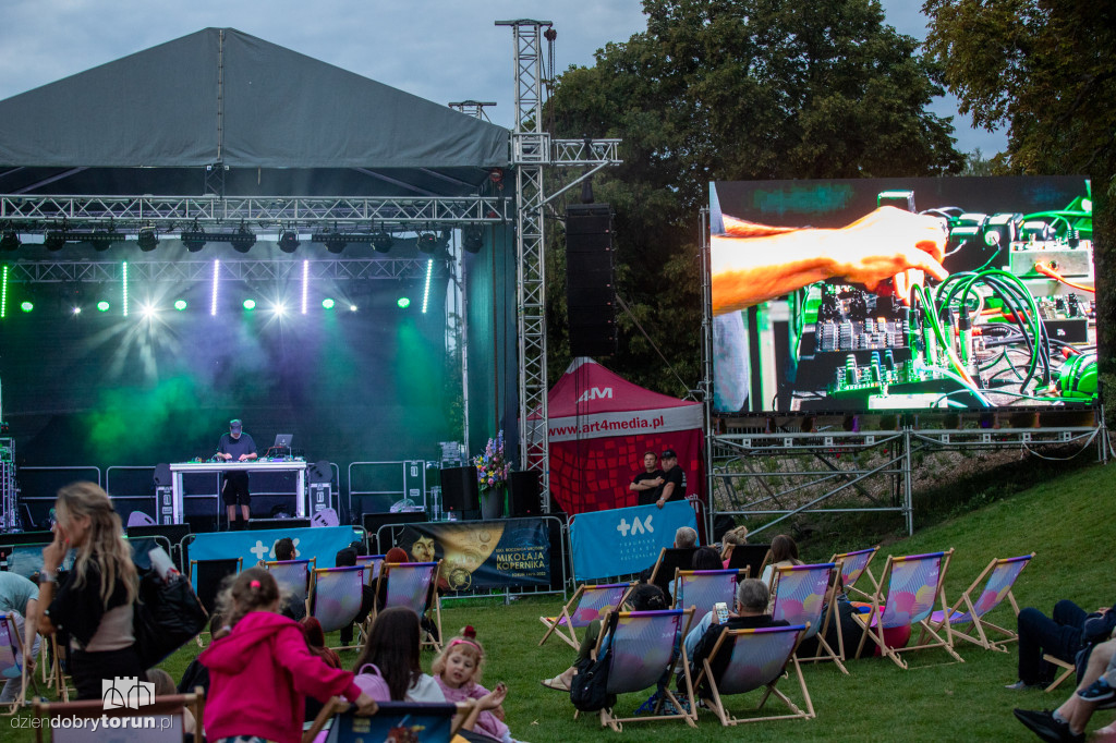 Festiwal Kosmos Sztuki na Bulwarach