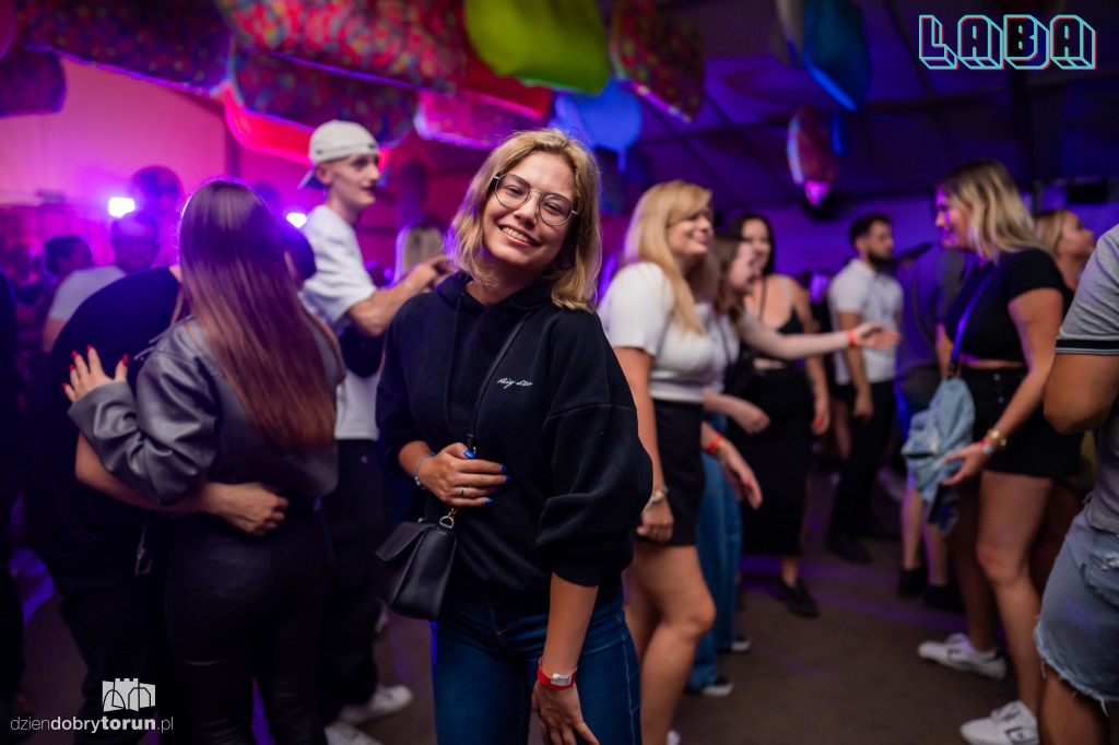 Gorąca impreza w Labie