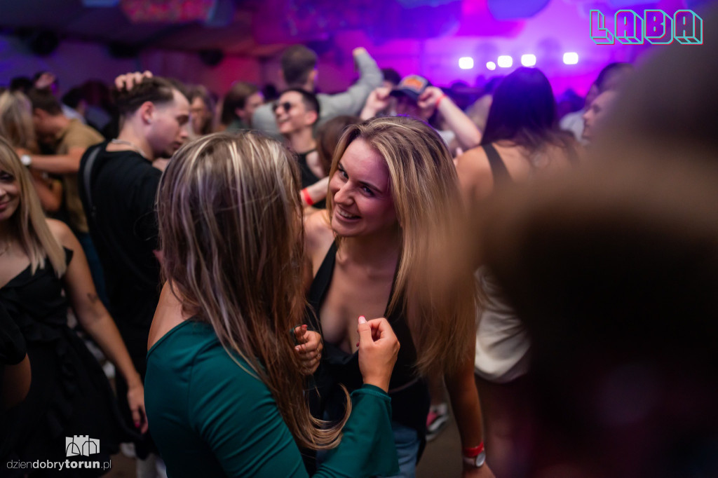 Gorąca impreza w Labie