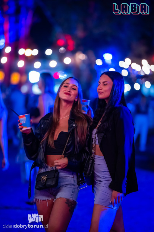 Gorąca impreza w Labie