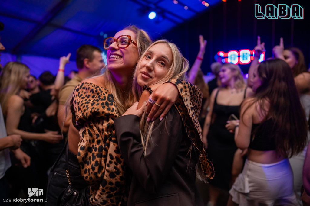 Gorąca impreza w Labie