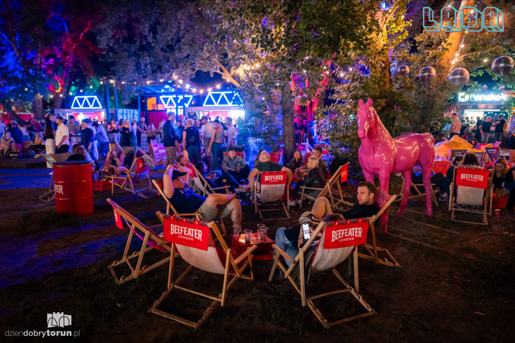 Gorąca impreza w Labie