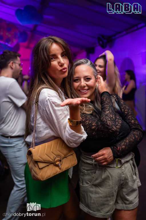 Gorąca impreza w Labie