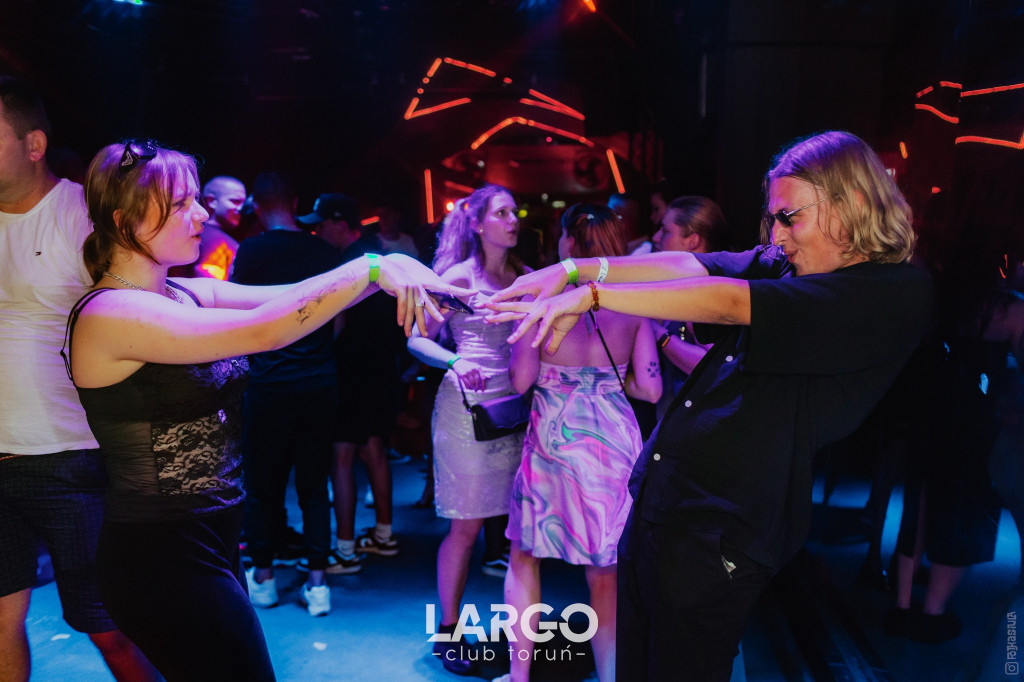 Sobotnia impreza w klubie Largo