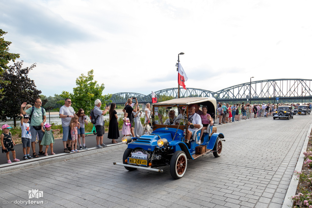 Parada Citroenów na Bulwarze