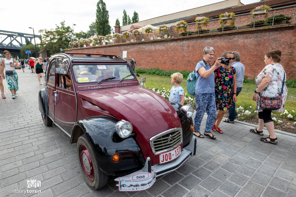Parada Citroenów na Bulwarze