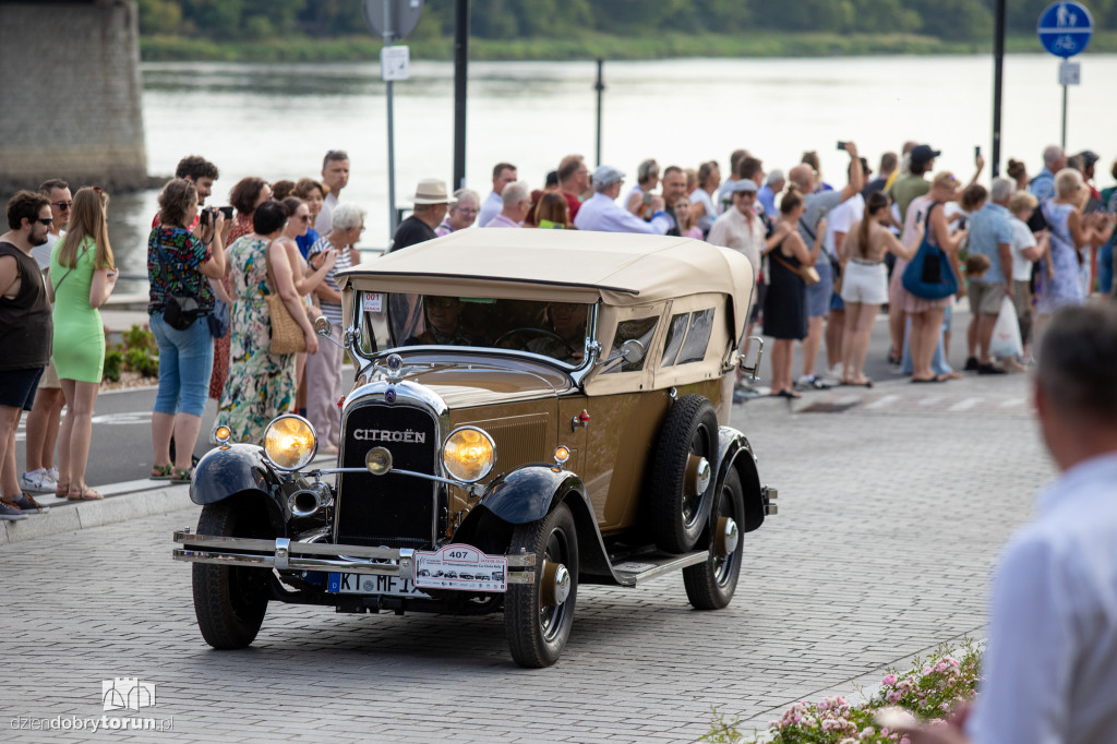 Parada Citroenów na Bulwarze