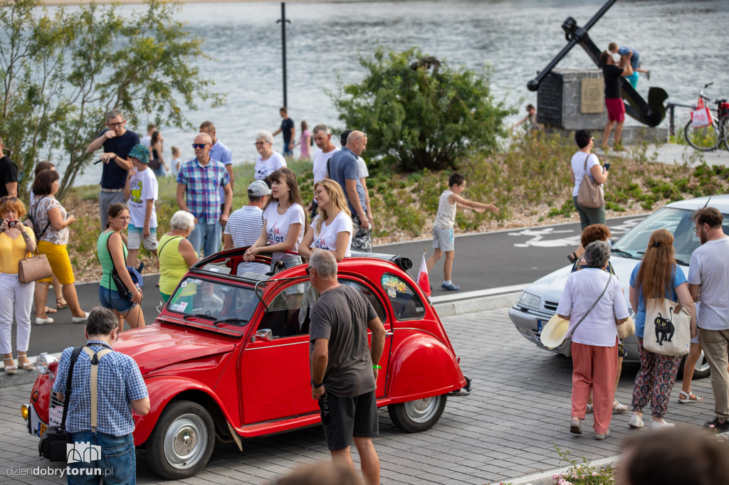 Parada Citroenów na Bulwarze