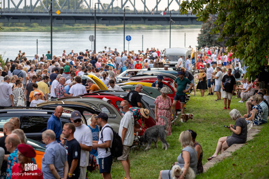 Parada Citroenów na Bulwarze