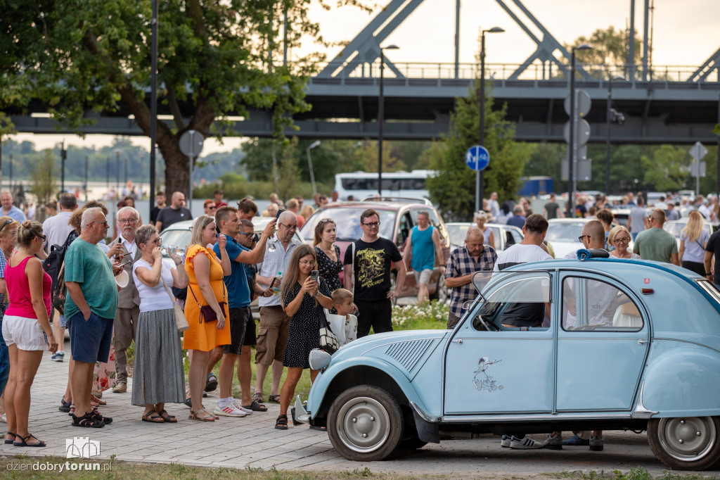 Parada Citroenów na Bulwarze