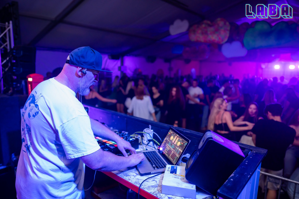 Laba pękała w szwach!