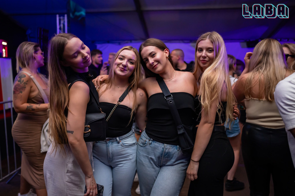 Laba pękała w szwach!