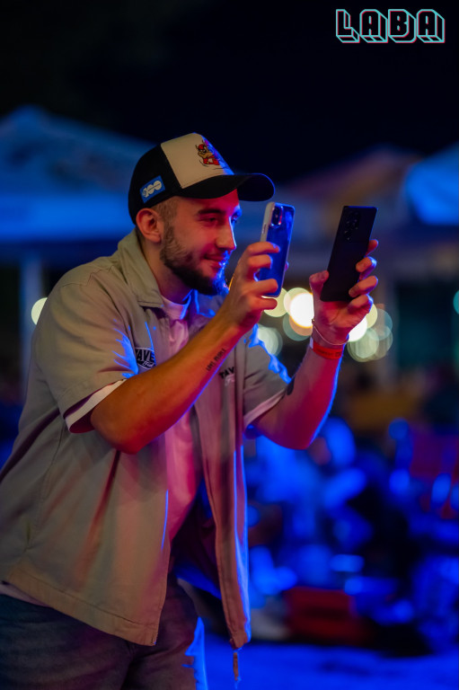 Laba pękała w szwach!