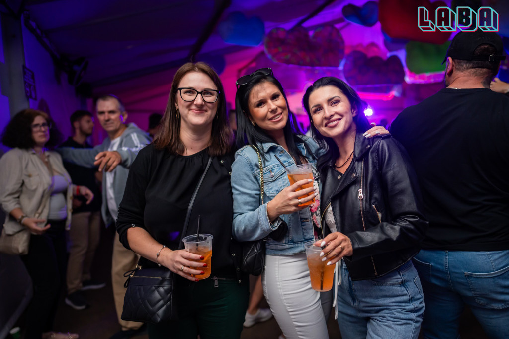 Laba pękała w szwach!