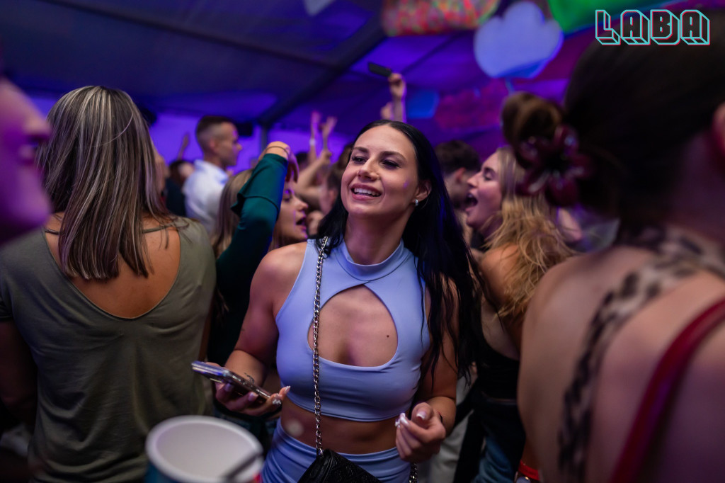 Laba pękała w szwach!