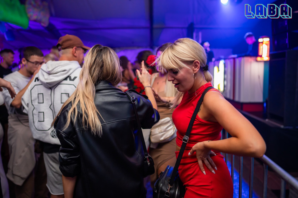 Laba pękała w szwach!