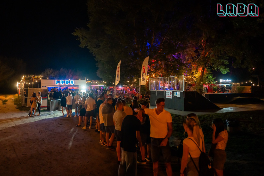 Laba pękała w szwach!