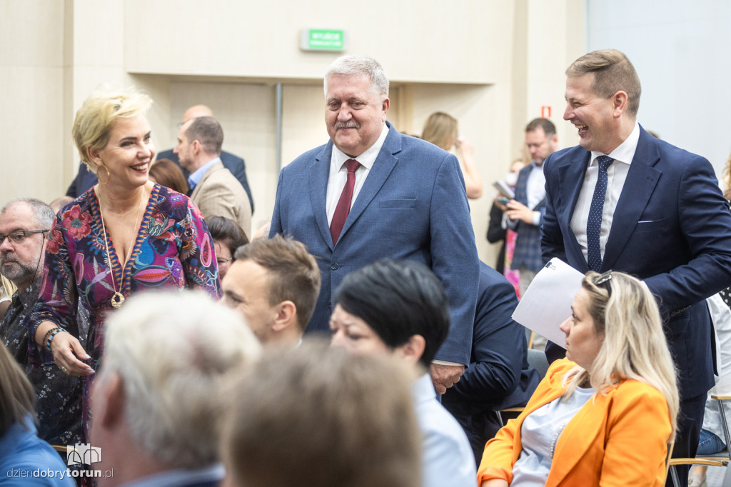 Wręczenie umów w urzędzie marszałkowskim