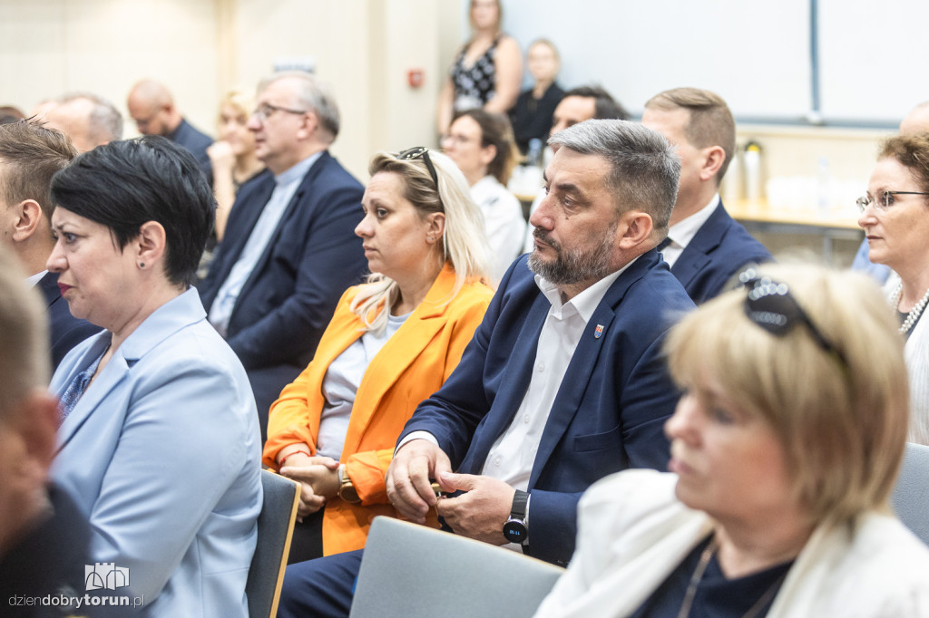 Wręczenie umów w urzędzie marszałkowskim