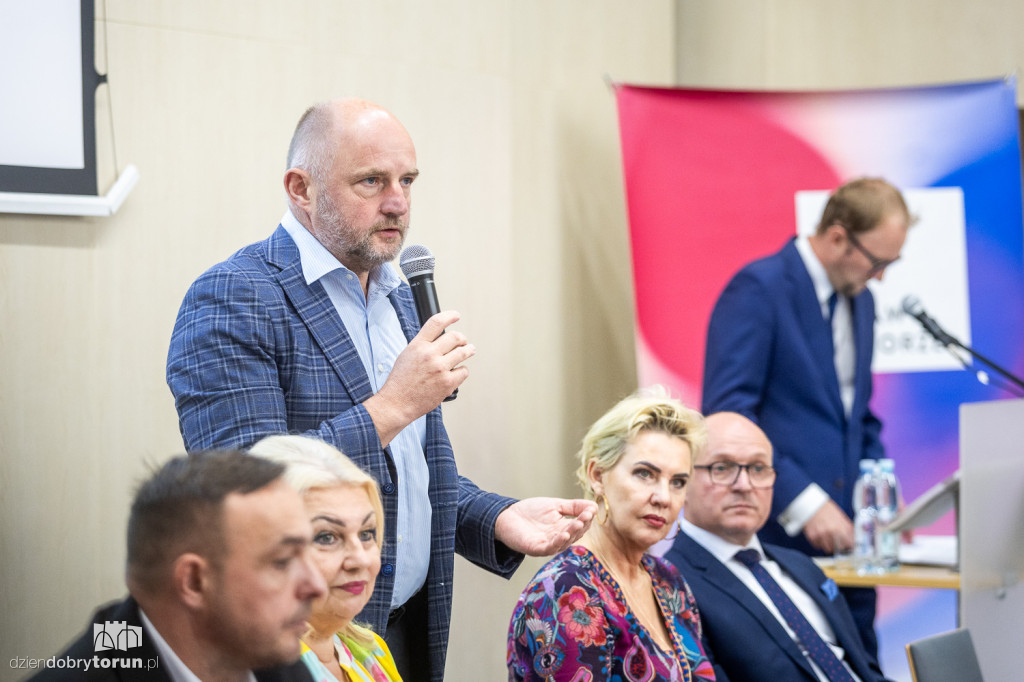 Wręczenie umów w urzędzie marszałkowskim