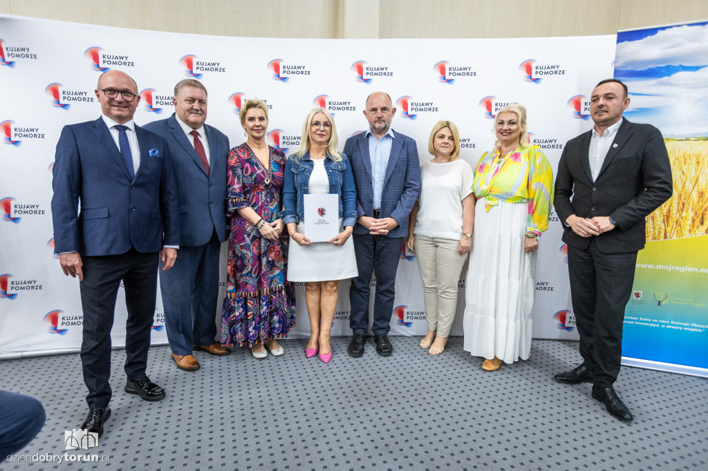 Wręczenie umów w urzędzie marszałkowskim