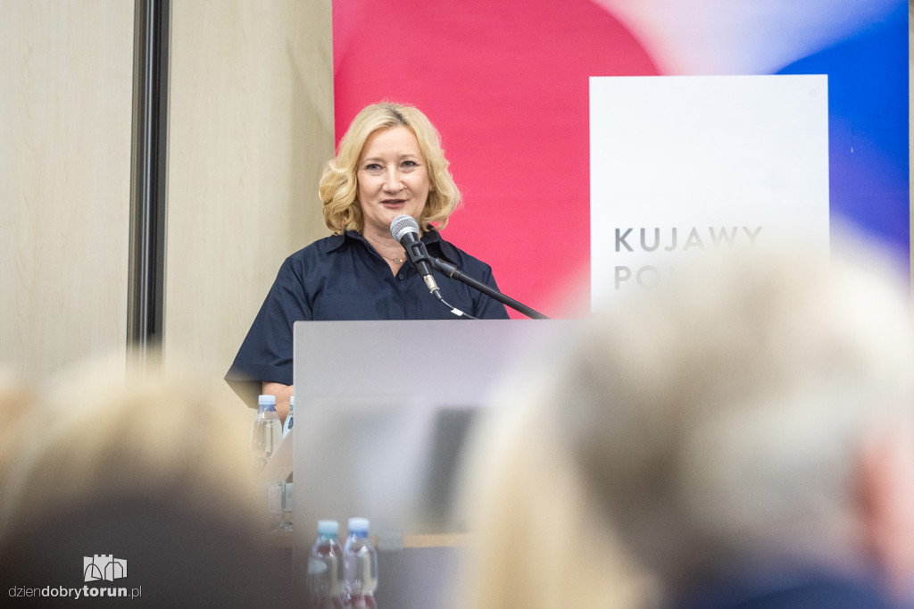 Wręczenie umów w urzędzie marszałkowskim