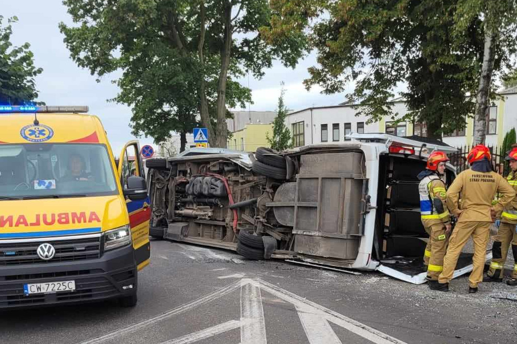 Zderzenie autobusu i osobówki w Lubrańcu