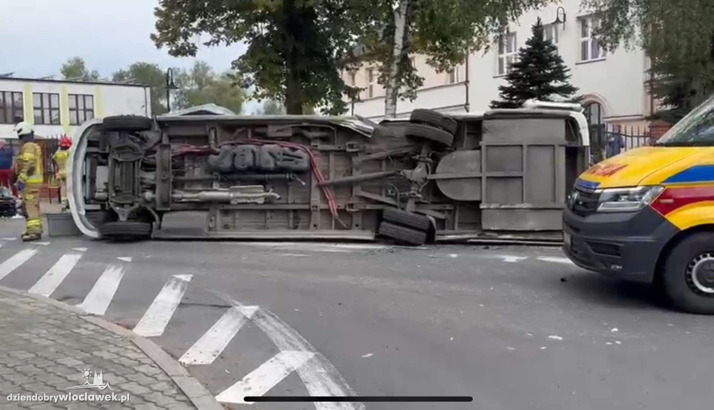 Zderzenie autobusu i osobówki w Lubrańcu