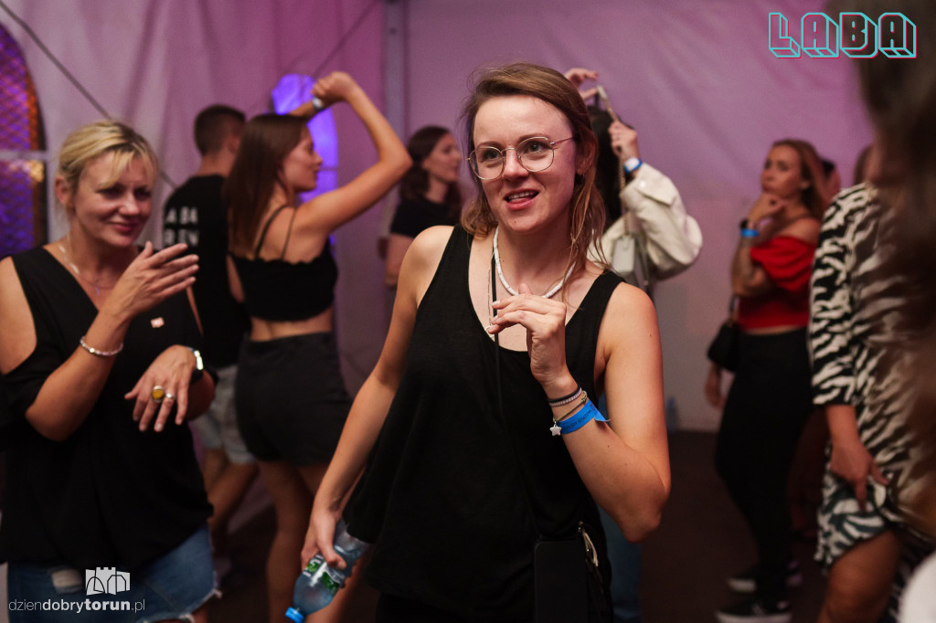 Sobotnia noc w Labie