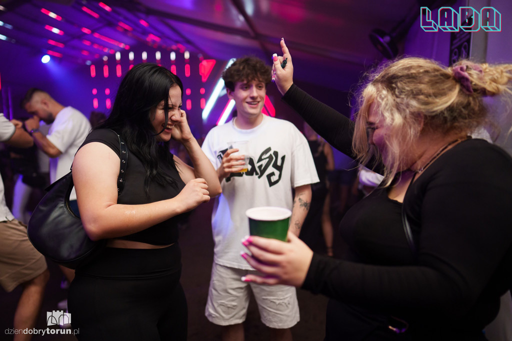 Sobotnia noc w Labie