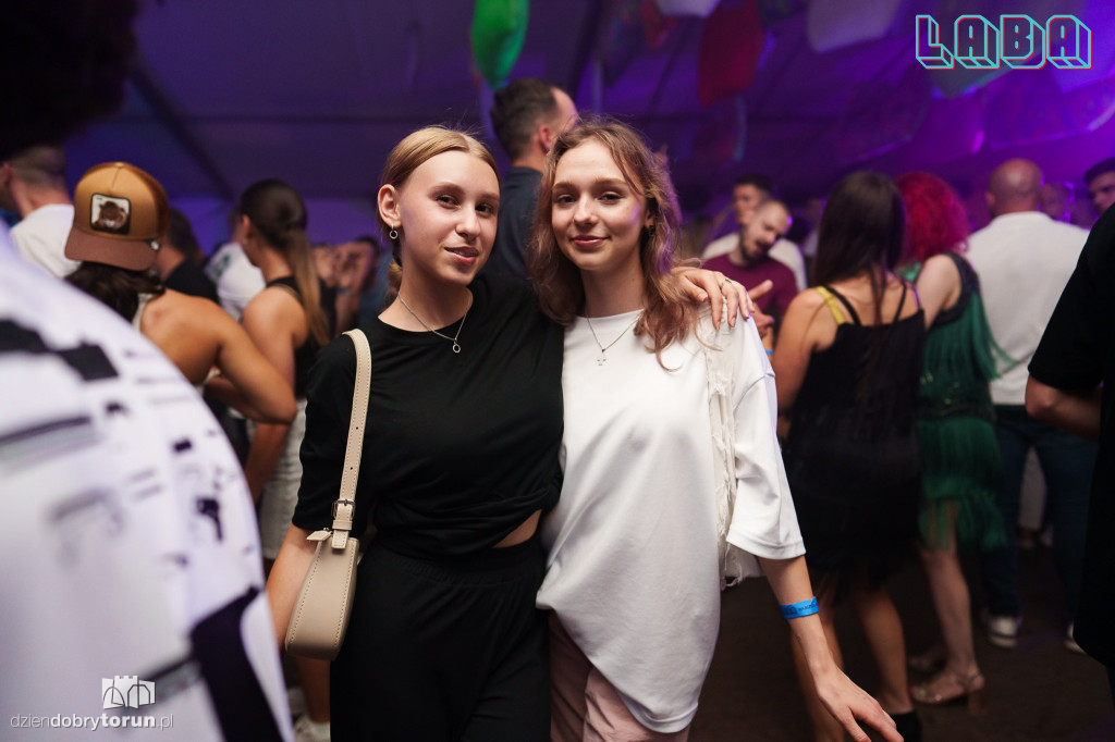 Sobotnia noc w Labie