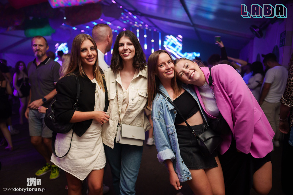 Sobotnia noc w Labie