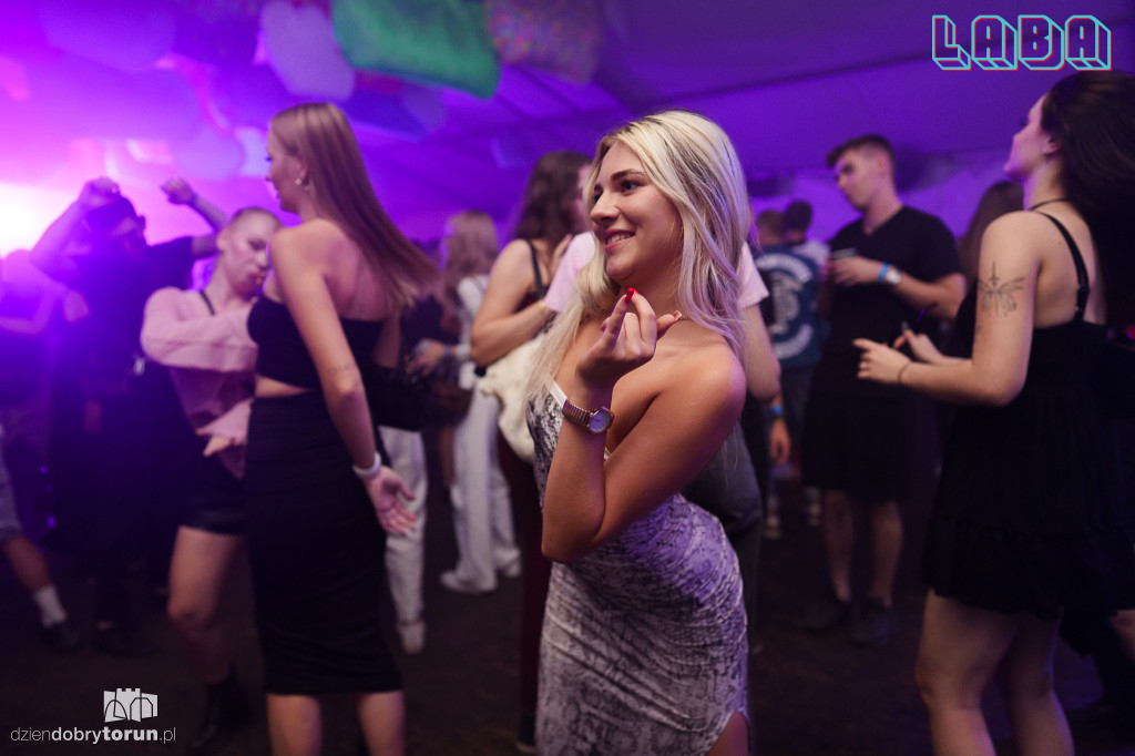 Sobotnia noc w Labie