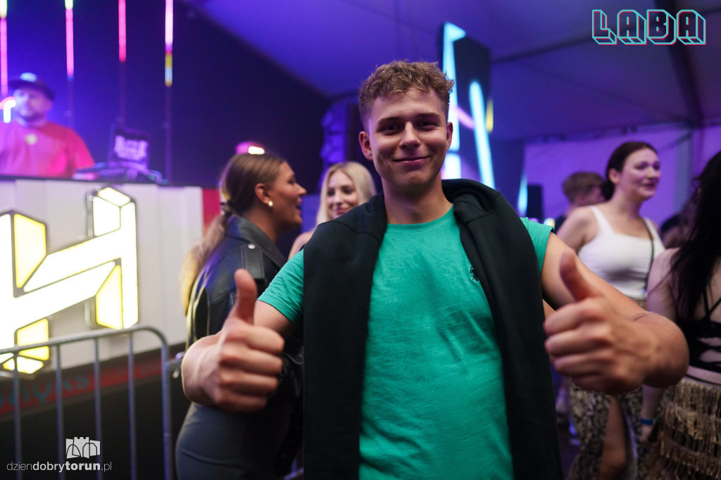 Sobotnia noc w Labie