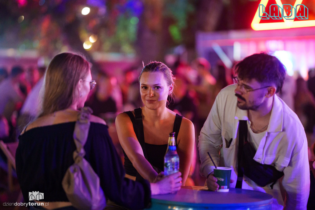 Sobotnia noc w Labie