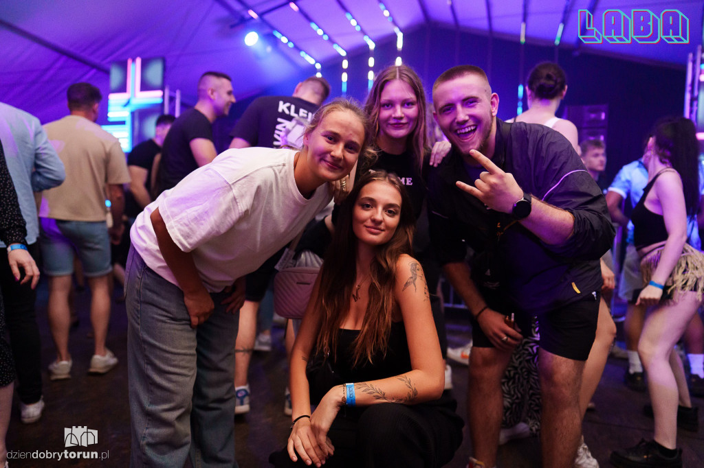 Sobotnia noc w Labie