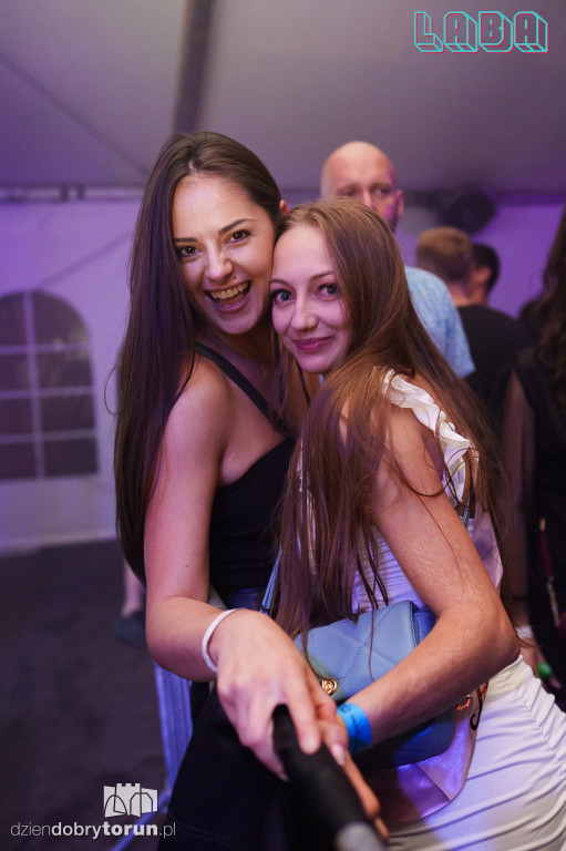 Sobotnia noc w Labie