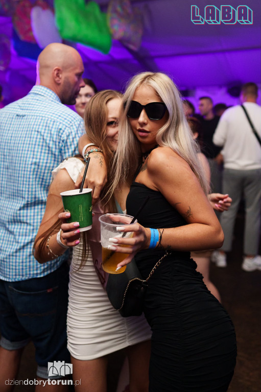 Sobotnia noc w Labie