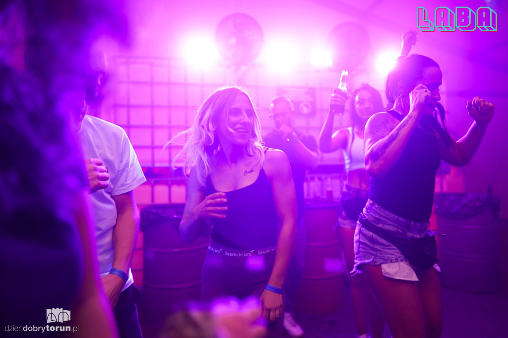 Sobotnia noc w Labie