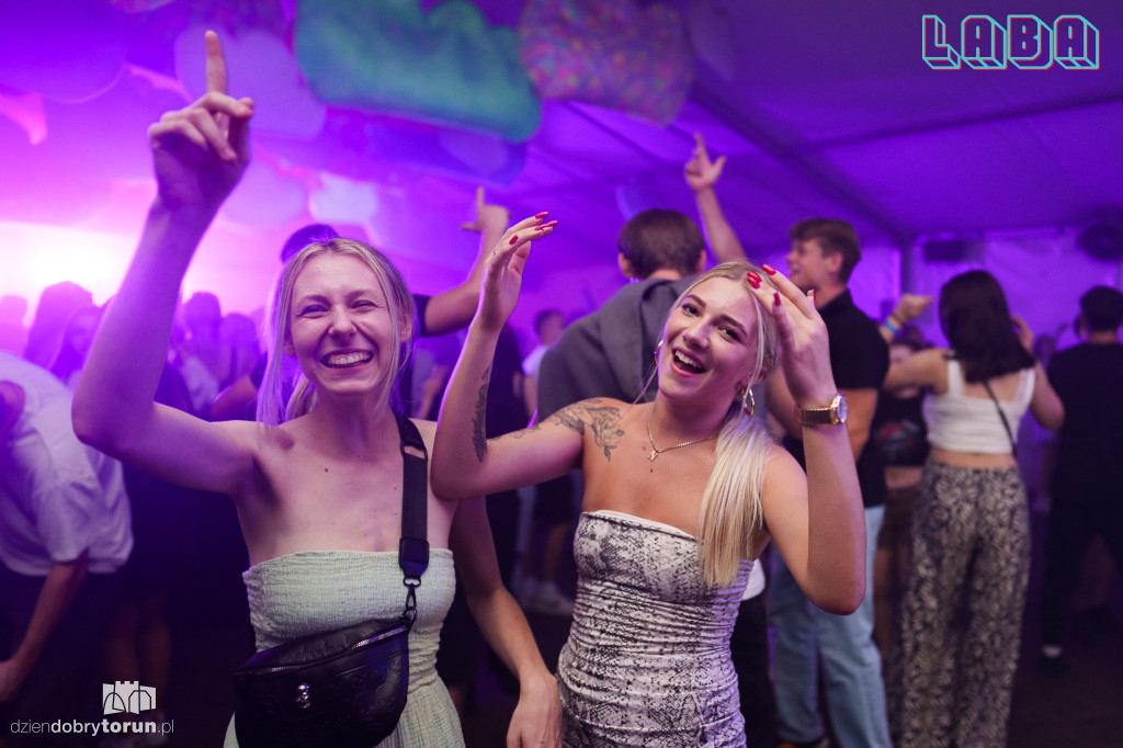 Sobotnia noc w Labie