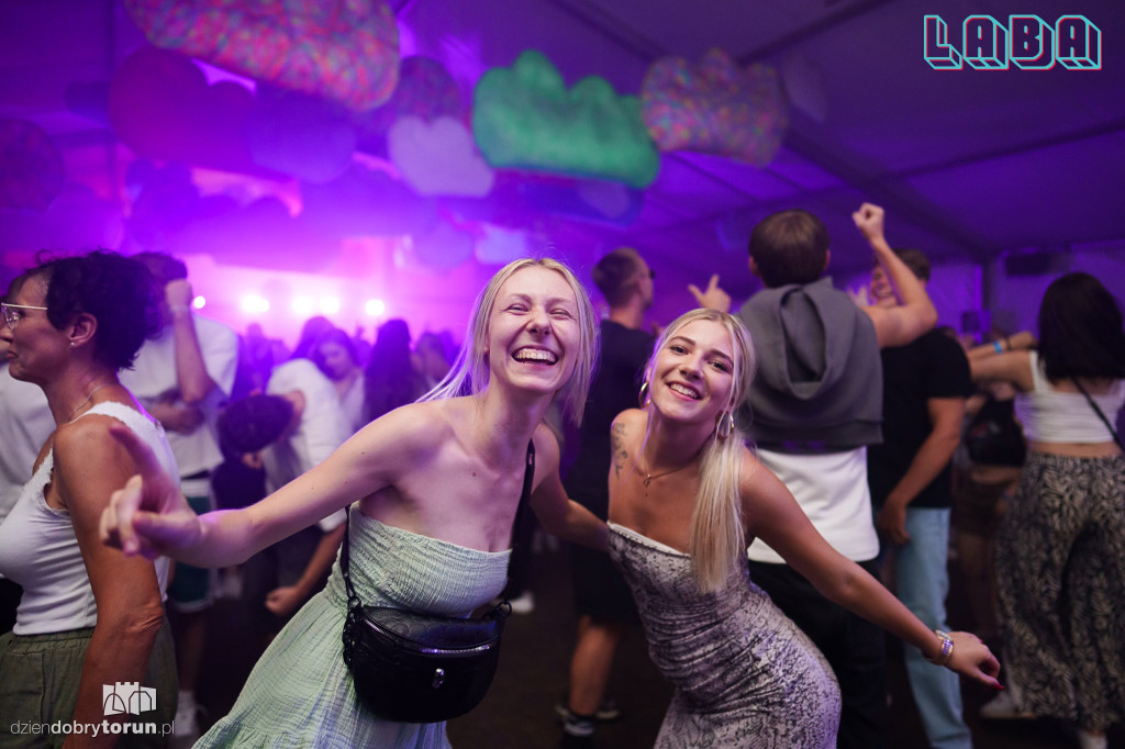 Sobotnia noc w Labie