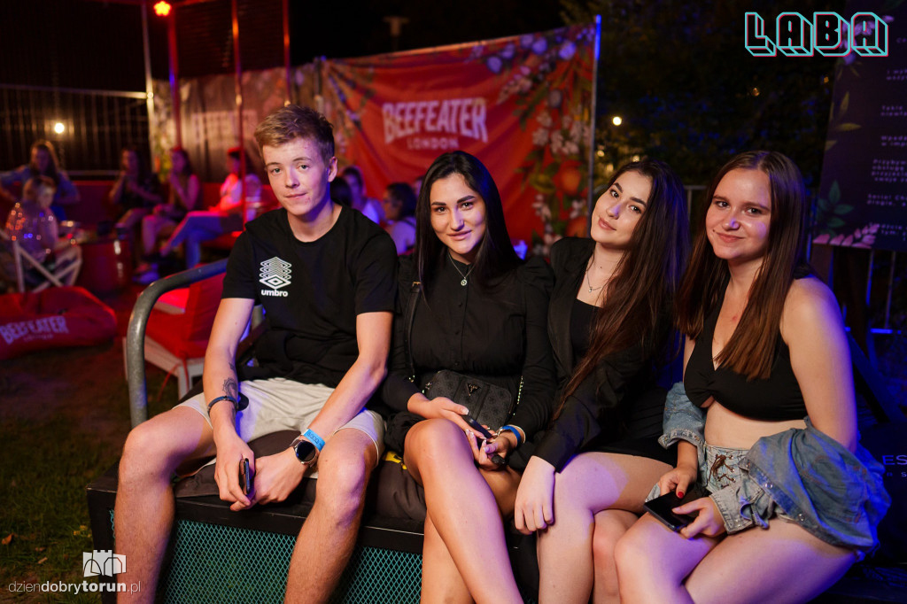 Sobotnia noc w Labie