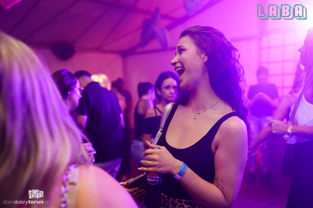 Sobotnia noc w Labie