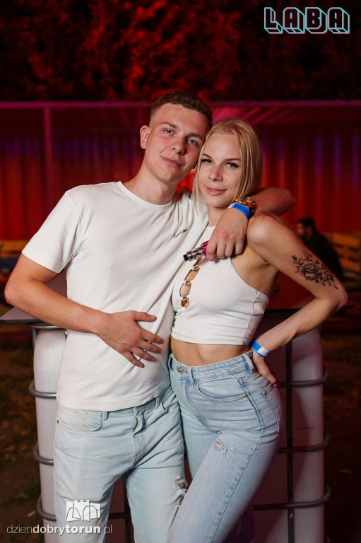 Sobotnia noc w Labie