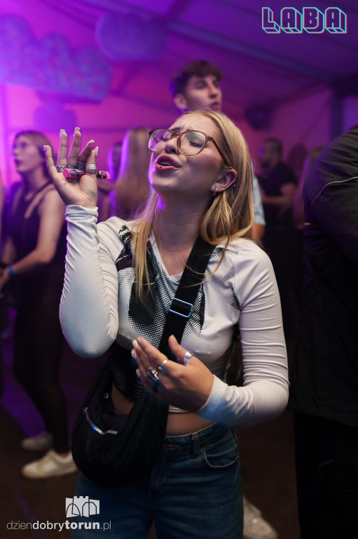 Sobotnia noc w Labie