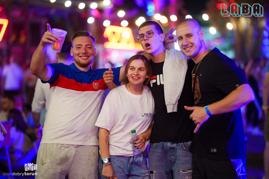 Sobotnia noc w Labie