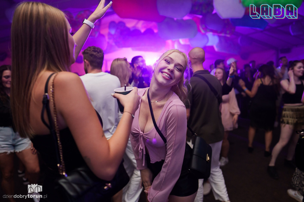 Sobotnia noc w Labie