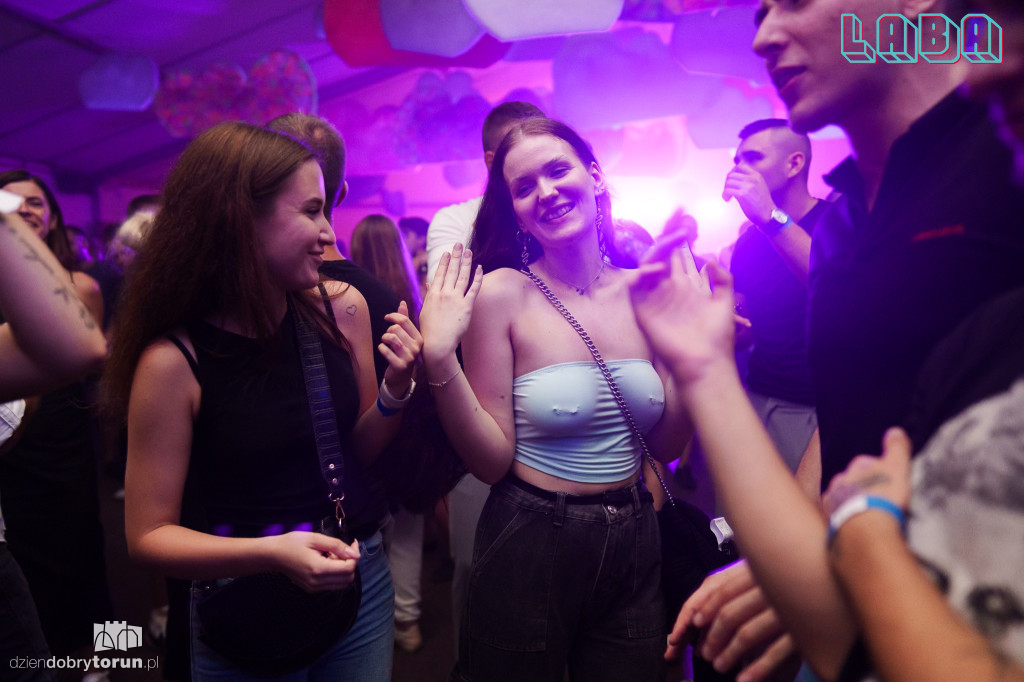 Sobotnia noc w Labie